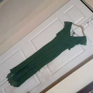 Green 0Petite flowy dress.